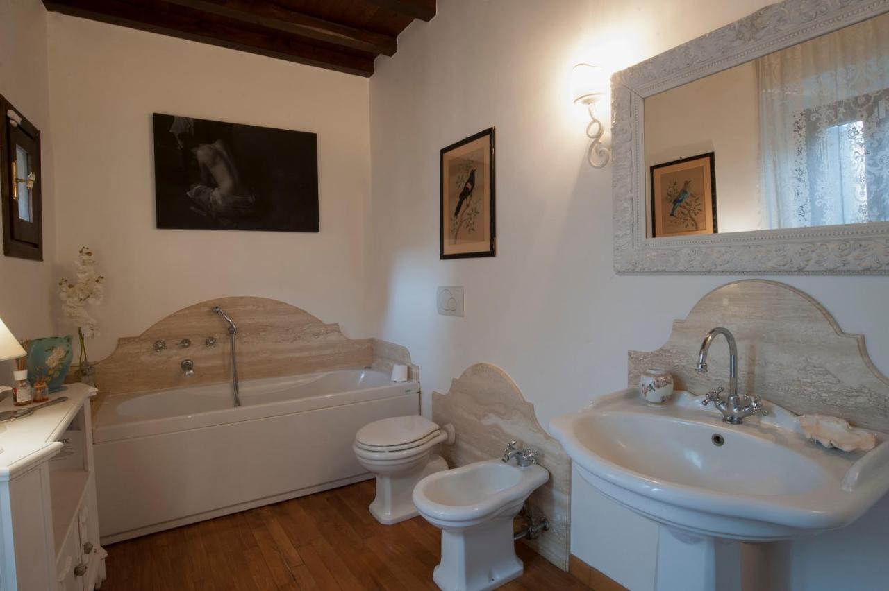 A Palazzo Fortebracci B&B 수트리 외부 사진